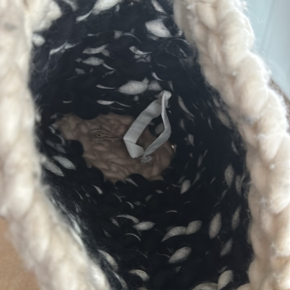 Mischa lampert hat - Picture 3 of 4